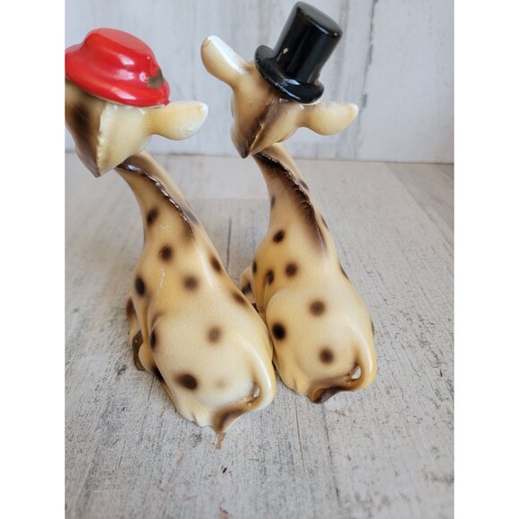 Vintage giraffe kissing salt pepper set unique decor couple - Picture 7 of 10